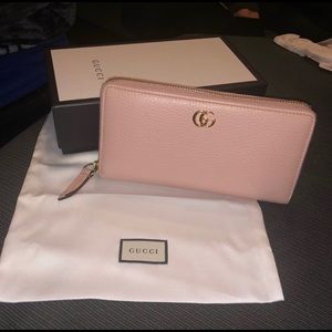 Pink Leather Gucci wallet